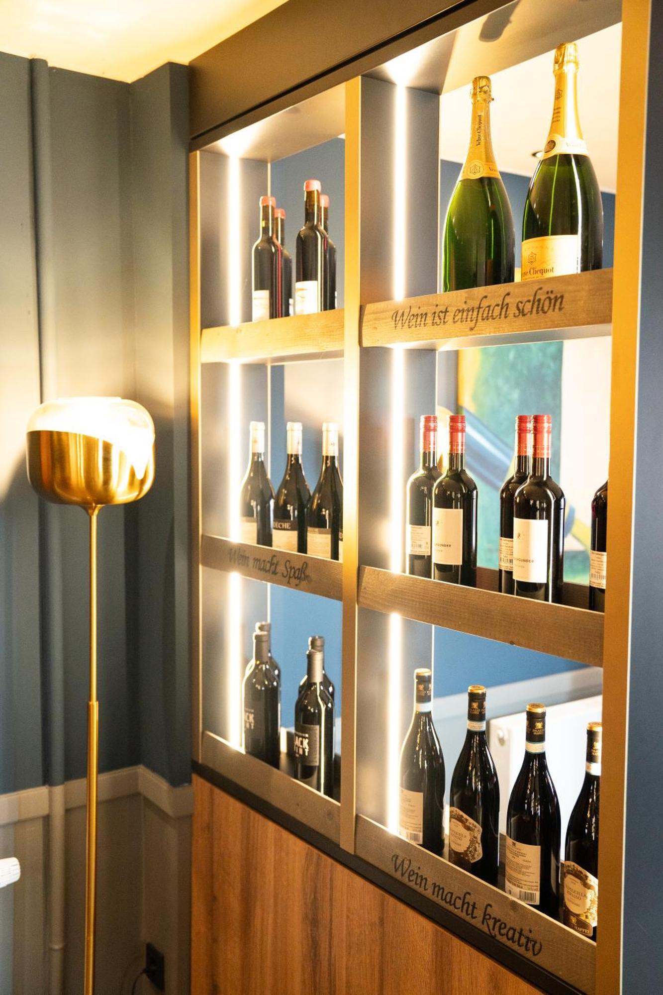 Hotel Zur Post - Economy Rooms Garrel Eksteriør billede